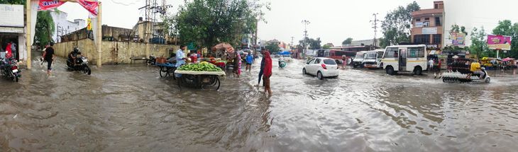 4 gates of Nandsamand dam opened four feet each, stopped movement on ...