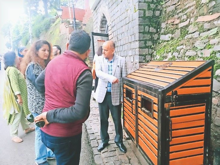 20 new dustbins are being installed in the city to improve cleanliness