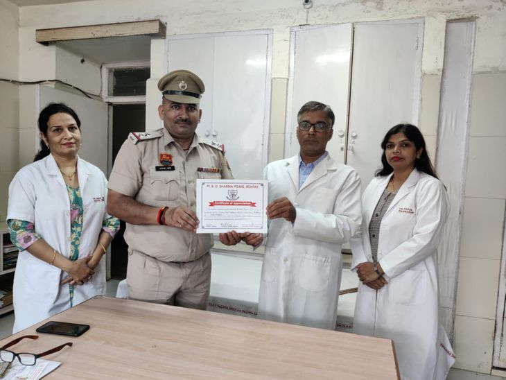 SI Rakesh Mani honored with police medal took the pledge of body donation