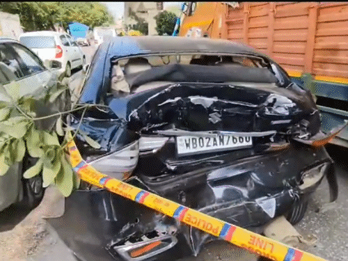Delhi Accident, police Inspector Killed After Truck Rams His Car Near ...