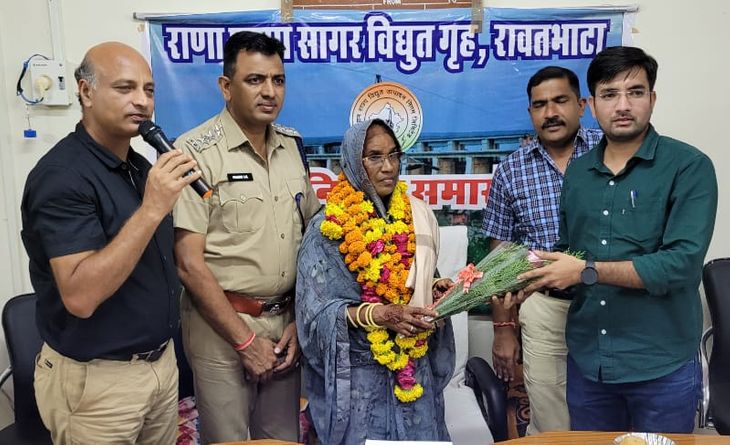 Center Director Rajesh Rose took charge, officer-employee retires