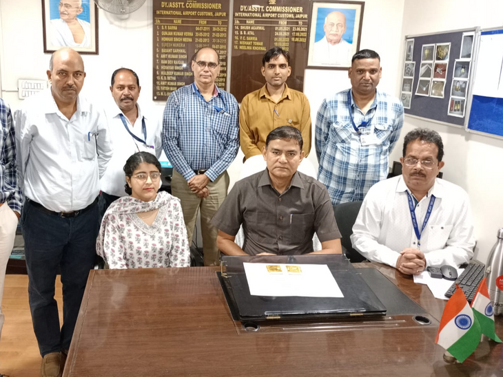 Customs caught gold worth Rs 60 lakh at Jaipur airport जयपुर एयरपोर्ट