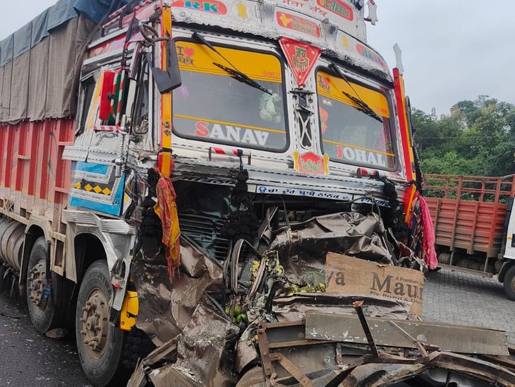 accident-happened-at-ganpati-ghat