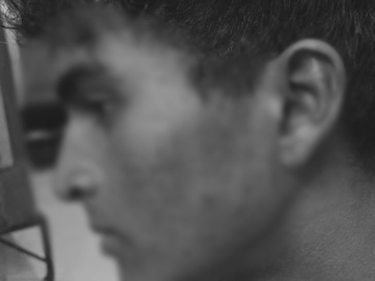 Teacher beats student in Atmanand School आत्मानंद स्कूल में टीचर ने