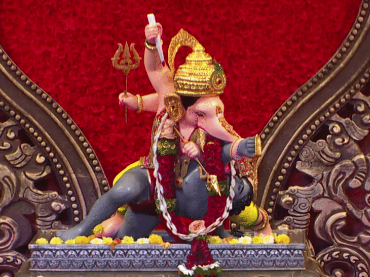 Ganesha Utsav Pune Budhwar Peth Story; Maharashtra Ganesh Chaturthi ...