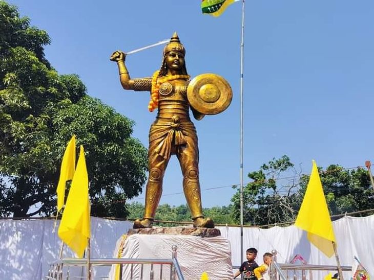 Statue of brave queen Durgavati installed in Niwardi निवारदी में