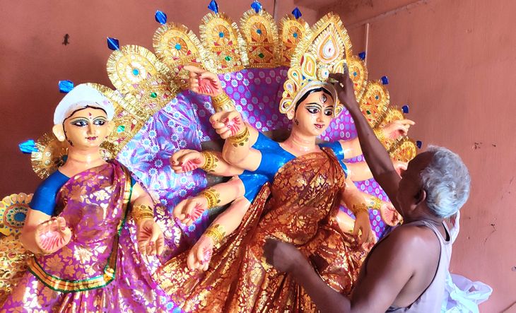 Navratri ... Ya Devi Sarvabhuteshu Shakti Rupena Sanstha.