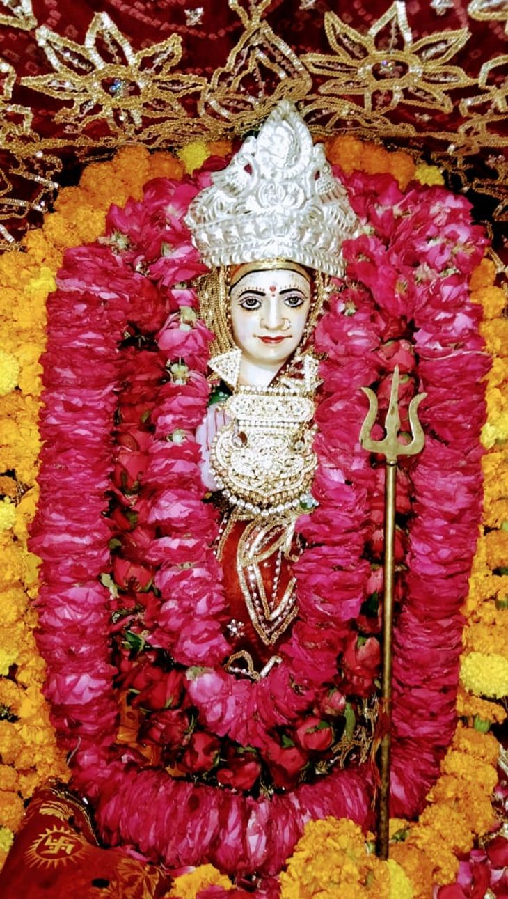 Devotees started flocking the temple of Jeen Mata. | जीण माता के मंदिर ...