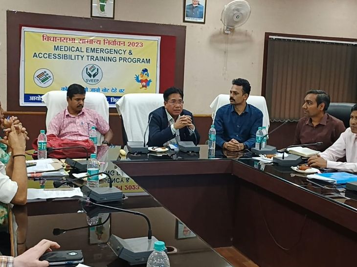 show cause notices have been issued to employees for negligence in