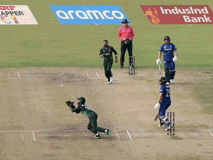 pak-vs-eng-odi-world-cup-2023-moments-saud-shakeel-bowled-round-the-legs