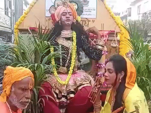 Meera Bai's tableau came out on the streets of Mathura, artists ...
