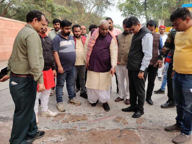 Kanpur Nagar Nigam Kanpur News Kanpur MP Pauchari Kanpur MP angry