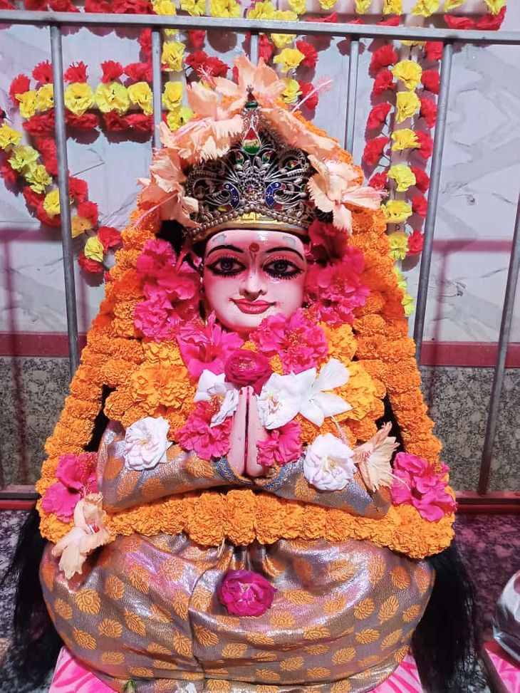 Goddess Parvati was worshiped by garlanding Adhul flowers, devotees ...