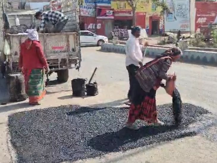Pothole filling work started on Simrol Railway Over Bridge