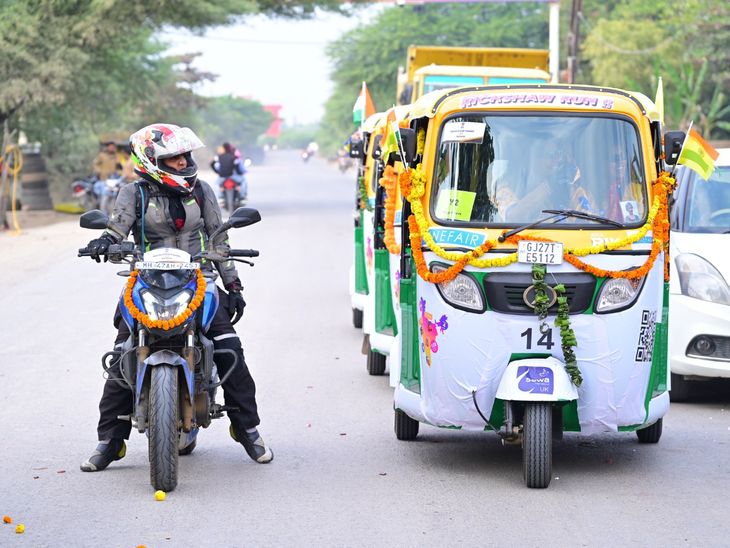 Auto rickshaw run of NRIs started from Chitrakoot, Satna, will conclude ...