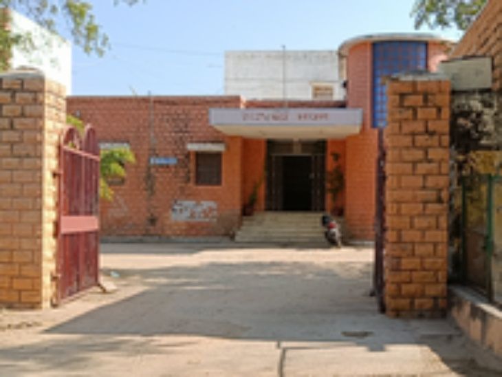 jalore After the vehicle, now Jalore CMHO's chamber is also seized