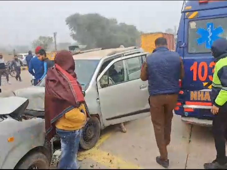 Faridabad NH Accident, 2 cars collide headon , 3 Injured फरीदाबाद