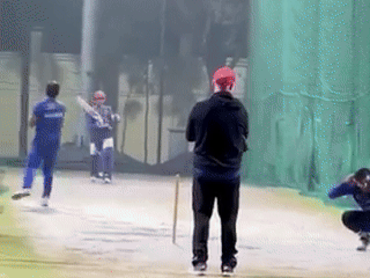 राशिद खान ने मोहाली स्टेडियम में ली बैटिंग प्रैक्टिस:शुभमन गिल ने की गेंदबाजी;  11 जनवरी को भारतीय टीम के साथ टी-20 मैच