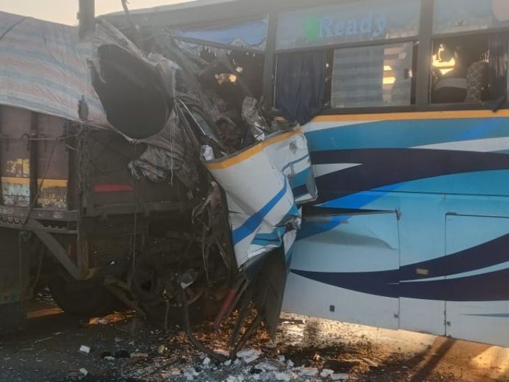 Bus full of school children collides with trailer, 2 dead