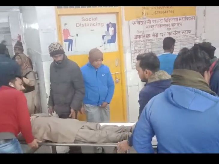 Family sleeping in closed room with heater on in Bahraich बहराइच में