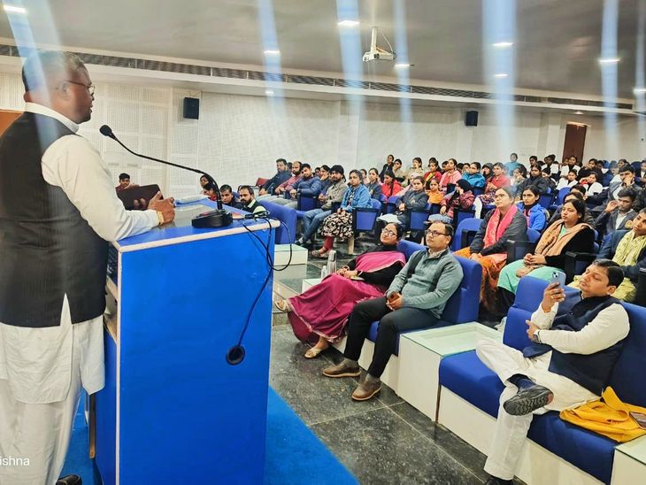 Awareness program at Radharaman Ayurvedic Medical College, Bhopal राधारमण आयुर्वेदिक मेडिकल