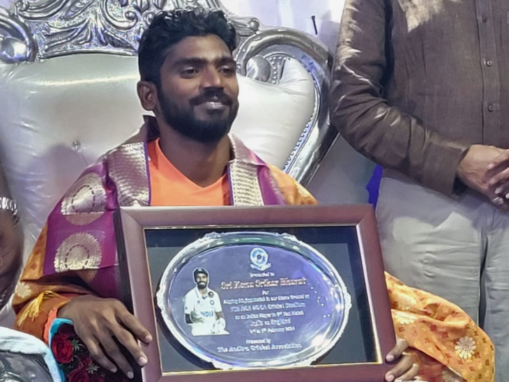 आंध्र क्रिकेट एसोसिएशन ने केएस भरत को सम्मानित किया: घरेलू मैदान पर टेस्ट खेलने वाले राज्य के दूसरे खिलाड़ी, बोले: टीम पर कोई दबाव नहीं