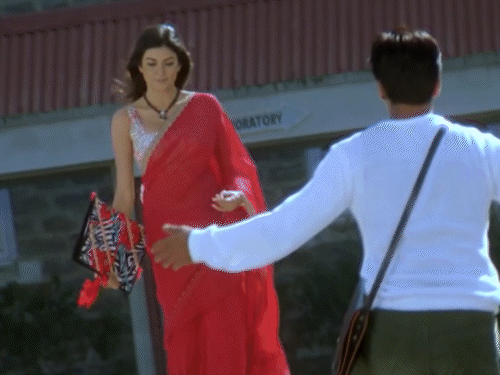 Sushmita Sen says she didn’t know Shah Rukh Khan was part of Principal Hoon Na earlier than signing the movie | सुष्मिता को आइडिया नहीं था शाहरुख उनके अपोजिट होंगे: मैं हूं ना के वक्त मिला था सरप्राइज; SRK को देख चौंक गई थीं एक्ट्रेस