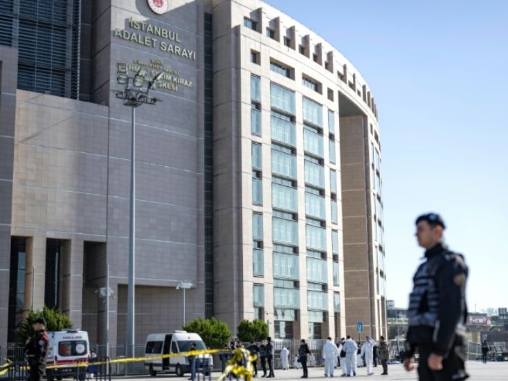 Three die in ‘terrorist’ attack outside Istanbul court | इस्तांबुल कोर्ट के बाहर आतंकी हमले में 1 की मौत: सुरक्षाबलों ने दोनों हमलावरों को भी मार गिराया; हमले का आरोप लेफ्टिस्ट ग्रुप पर