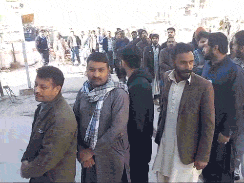 Pakistan Election 2024 Voting LIVE Update; Nawaz Sharif Bilawal Bhutto | Imran Khan – PTI PML PPP Party | पाकिस्तान चुनाव-120 सीटों पर इमरान समर्थक आगे: नतीजे जारी करने में देर कर रहा चुनाव आयोग; नवाज जेल से लड़ रही कैंडिडेट से पिछड़े