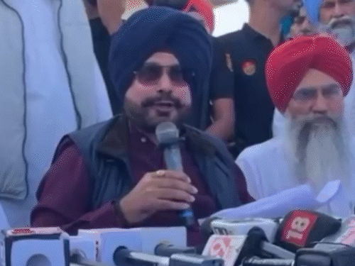 Karnataka Government Delhi Protest ; PPCC Former President Navjot Singh Sidhu Support | Congress AAP CM Bhagwant Mann Arvind Kejriwal | नवजोत सिद्धू का केंद्र सरकार पर हमला: बोले- पंजाब पूरी तरह से कर्नाटक के हक में; दोनों एक ही टाइटैनिक जहाज पर सवार – Amritsar News