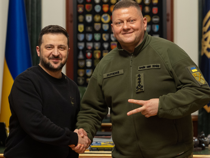 Russia Ukraine War; President Voldomir Zelensky Removed Army Chief Valerii Zaluzhnyi | यूक्रेन के प्रेसिडेंट जेलेंस्की ने आर्मी चीफ को हटाया: कहा- जनरल वेलेरी का शुक्रिया, हम फौज में अब बड़े बदलाव करना चाहते हैं