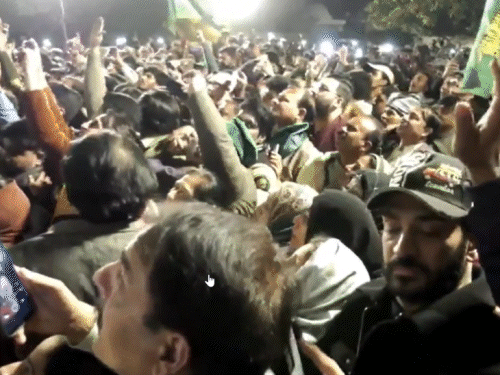 Pakistan elections; Nawaz said- We have the mandate, everyone should come together | पाकिस्तान चुनाव-इमरान समर्थक जीते सबसे ज्यादा 98 सीटें: सरकार बनाने के लिए बिलावल से मिले शाहबाज; जेल से इमरान बोले-धांधली से पहले जीत रहे थे
