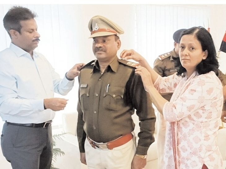 8 ASI got promoted to Sub Inspector | 8 ASI को बनाया सब इंस्पेक्टर ...