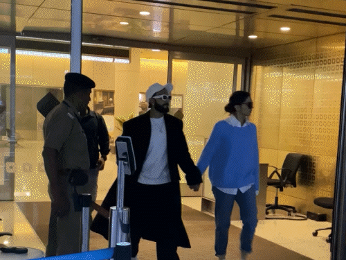 Deepika-Ranveer seen in winter look, janhvi kapoor-Ananya pandey reached Manish Malhotra’s home | सेलेब्स स्पॉटेड: विंटर लुक में दिखे दीपिका-रणवीर, मनीष मल्होत्रा के घर पहुंचीं जान्हवी-अनन्या, ‘क्रैक’ का प्रमोशन करने पहुंचे विद्युत जामवाल और नोरा फतेही