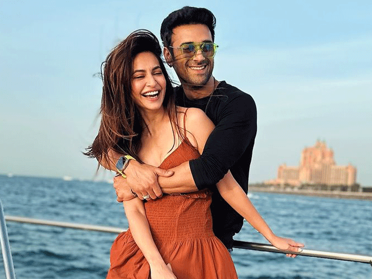Pulkit Samrat and Kriti Kharbanda might get married in march | मार्च में हो सकती है पुलकित और कृति की शादी: वेलेंटाइन डे पर फोटो शेयर कर लिखा- ‘लेट्स मार्च टुगेदर हैंड इन हैंड’