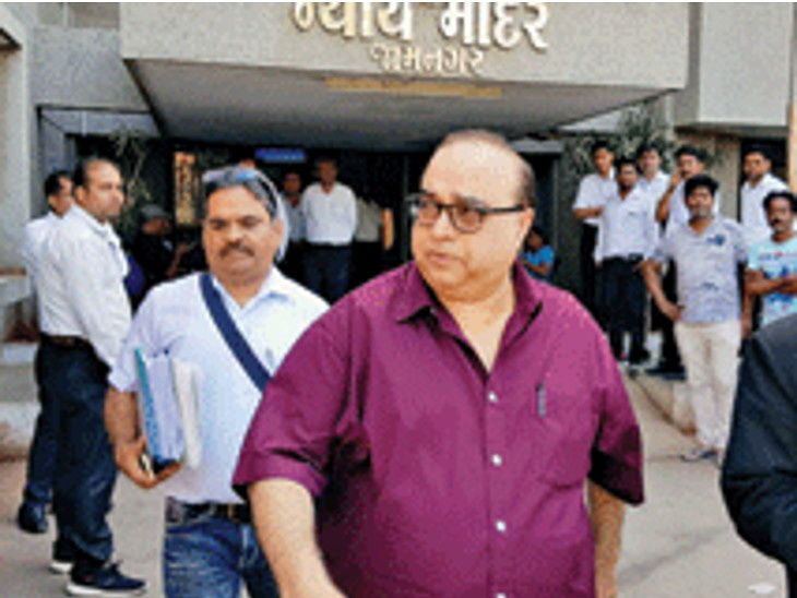 Filmmaker Rajkumar Santoshi sentenced by Jamnagar courtroom | फिल्ममेकर राजकुमार संतोषी को जामनगर कोर्ट ने सुनाई सजा: 2 साल की जेल और 2 करोड़ रुपए भरने का दिया आदेश, चेक बाउंस का है मामला