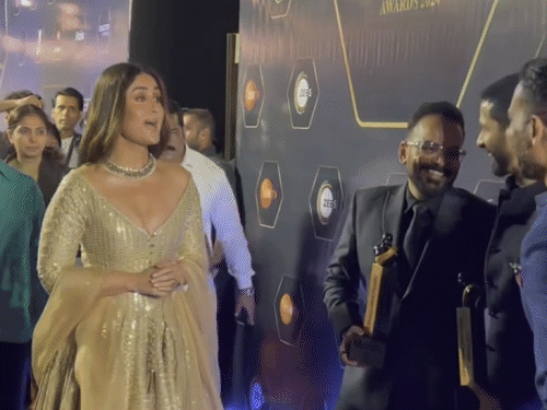 Kareena Kapoor Vs Shahid Kapoor; Dada Saheb Phalke Award 2024 Viral Video | करीना ने किया शाहिद को इग्नोर: दादा साहेब फाल्के अवार्ड में हुआ आमना-सामना, एक्ट्रेस ने नजरअंदाज कर डायरेक्टर से हाथ मिलाया