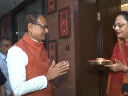 Lok Sabha Election BJP First List 195 Candidates| PM Narendra Modi Amit Shah | भाजपा की पहली लिस्ट, पत्नी ने शिवराज की आरती उतारी: सिंधिया ने कहा- उम्मीदों पर खरा उतरने की कोशिश करूंगा, बांसुरी बोलीं- हम 400 पार