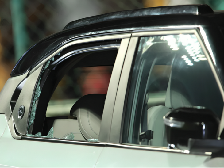 एलिस पेरी ने छक्का मारकर तोड़ा कार का शीशा: मंधाना को तीन जीवनदान मिले, ऋचा घोष ने फ्लाइंग कैच लिया;  क्षणों