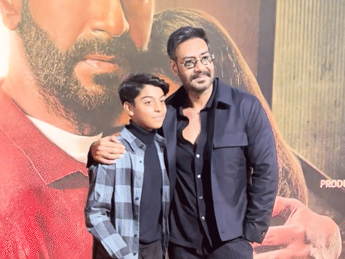 Celebs arrived on the screening of ‘Shaitan’ and Showtime | ‘शैतान’ और ‘शो टाइम’ की स्क्रीनिंग में पहुंचे सेलेब्स: गौहर खान ने पैपराजी को लगाई फटकार, बोलीं- आपको सीखना चाहिए कि बात कैसे करते हैं