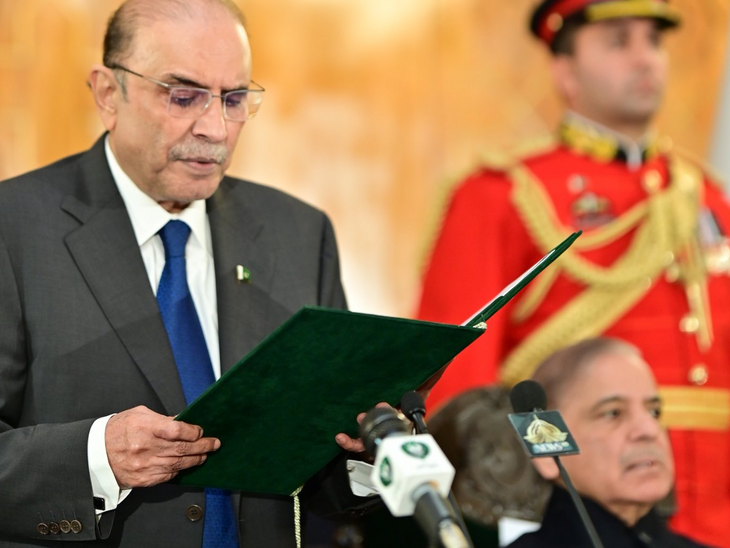 Pakistan PM Shahbaz Sharif Cabinet Members 2024 Update | Zardari Bilawal | शाहबाज सरकार में 18 कैबिनेट मिनिस्टर: प्रेसिडेंट जरदारी ने शपथ दिलाई; बिलावल समेत PPP का कोई सांसद मंत्री नहीं बनाया गया