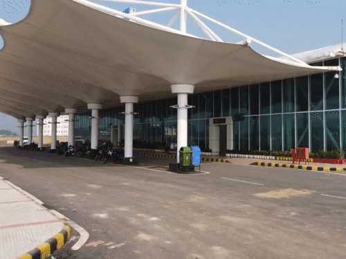 Kushinagar International Airport built for Rs 266 crores closed | 266 करोड़ में बना कुशीनगर एयरपोर्ट बंद पड़ा: 4 महीने से दिल्ली की फ्लाइट बंद, मुंबई के लिए सिर्फ शेड्यूल जारी हुआ; इंटरनेशनल फ्लाइट अबतक सपना – Kushinagar News