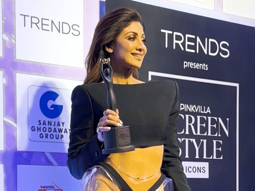 Kiara Advani’s glamorous look, many celebs together with Shilpa Shetty, Disha Patani and Janhvi Kapoor have been seen in all black look. | स्टाइल आइकॉन अवॉर्ड 2024: कियारा आडवाणी का ग्लैमरस लुक, ऑल ब्लैक लुक में दिखीं शिल्पा शेट्टी, दिशा पाटनी और जान्हवी कपूर समेत कई सेलेब्स दिखे