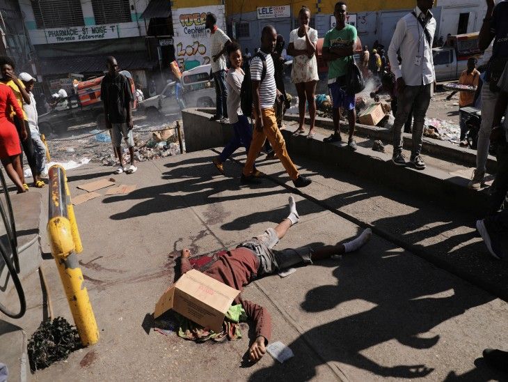 Dead bodies lying on the streets in Haiti | हैती में सड़कों पर बिछीं लाशें: राजधानी पोर्ट-ऑ-प्रिंस में बदमाशों ने ताबड़तोड़ हमले किए, एक दर्जन लोगों की मौत