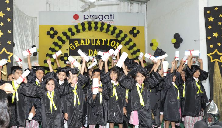 Junior's graduation day celebrated in Pragati School | प्रगति स्कूल में ...