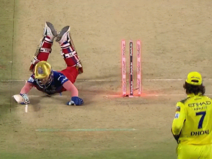 रचिन-रहाणे ने बाउंड्री पर पकड़ा शानदार कैच: कोहली-धोनी गले मिले, रावत धोनी के सीधे थ्रो पर आउट हुए;  क्षणों