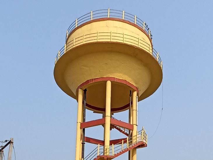 Drinking water tank built under Jal Jeevan Mission becomes showpiece ...