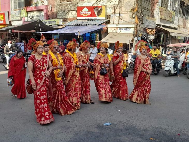 Shri Malaviya Rajak Samaj Sangh welcomed the procession | श्री मालवीय ...