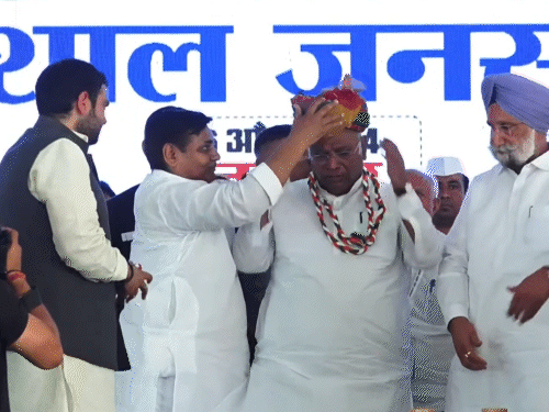 Rajasthan Congress Manifesto 2024 Sonia Gandhi Priyanka Gandhi | Mallikarjun Kharge | जयपुर में खड़गे-सोनिया-प्रियंका की चुनावी सभा: डोटासरा बोले – मोदी सरकार का अब मोरिया बोलेगा; पार्टी फिर से लॉन्च करेगी घोषणा पत्र – Jaipur News