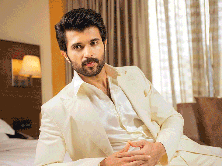 Vijay Deverakonda The Household Star Trolls Controversy | Bollywood Information | विजय के मैनेजर ने ट्रोलर्स के खिलाफ की पुलिस कम्प्लेंट: बोले- ट्रोलिंग से फिल्म ‘फैमिली स्टार’ की परफॉर्मेंस पर पड़ रहा बुरा असर